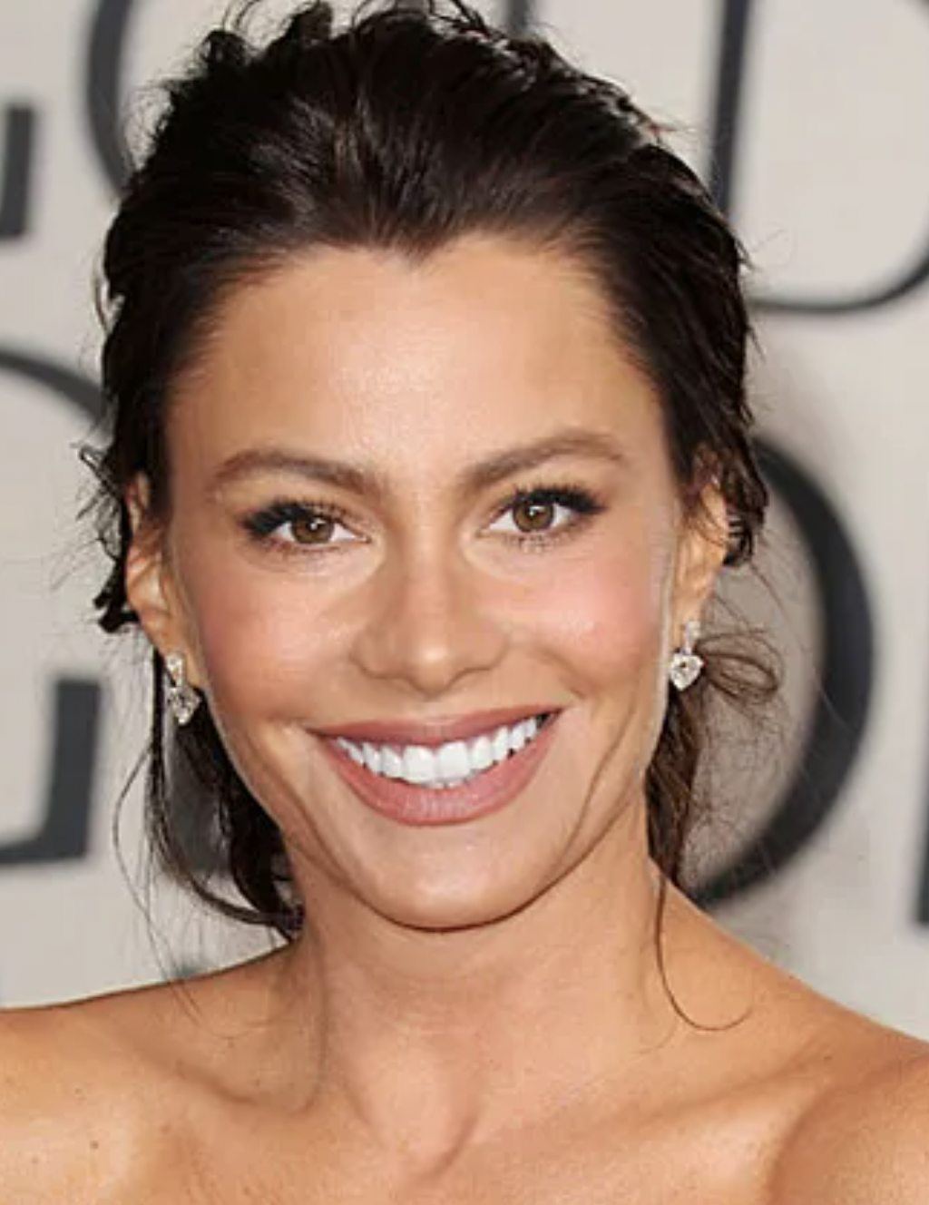 Sofia Vergara in Bright Spring tones