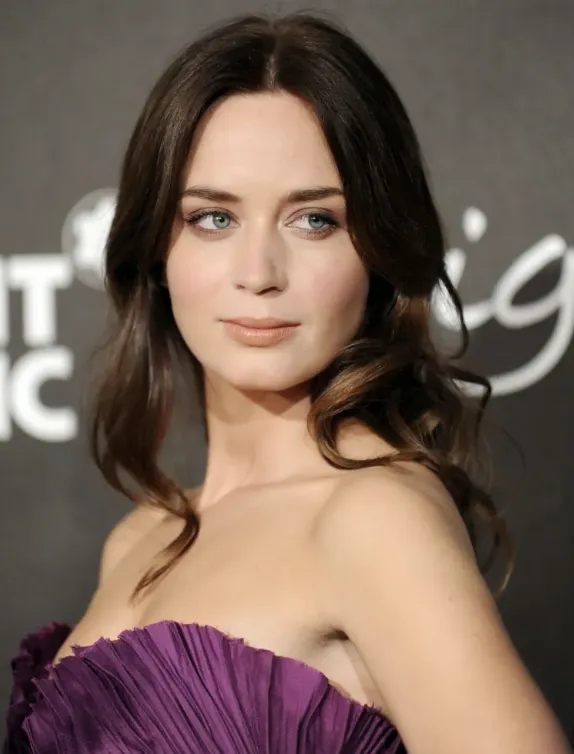 Emily Blunt in Cool Summer tones